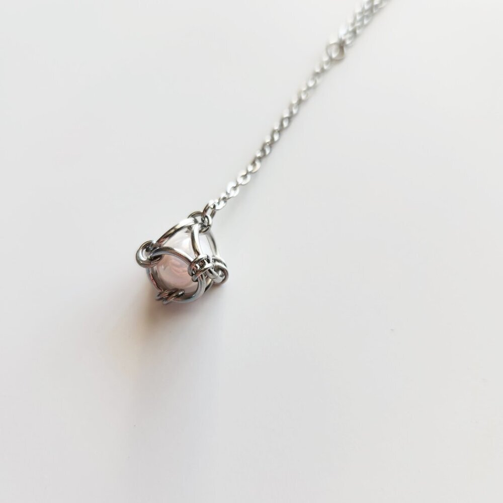 Elegant white pearl & silver rosary necklace - Picture 6 of 9